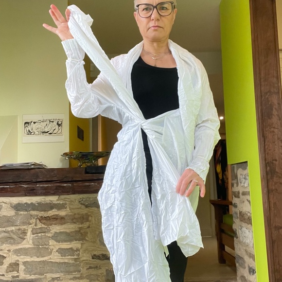 Marie Saint-Pierre designer. White versatile coverall. Light crumpled fabric. S - Picture 11 of 17